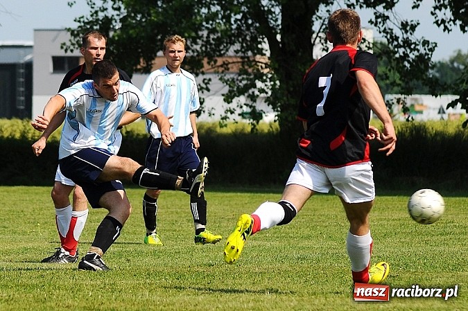 Zdjęcie w galerii na portalu naszraciborz.pl: B klasa: Trzy punkty zostały w Bieńkowicach wiadomości z regionu