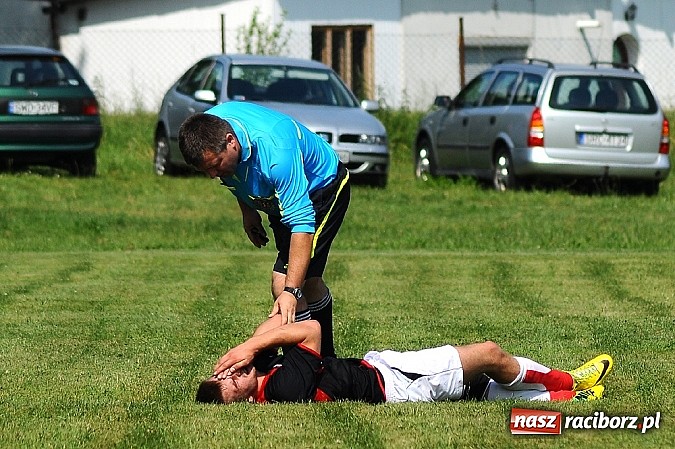 Zdjęcie w galerii na portalu naszraciborz.pl: B klasa: Trzy punkty zostały w Bieńkowicach wiadomości z regionu