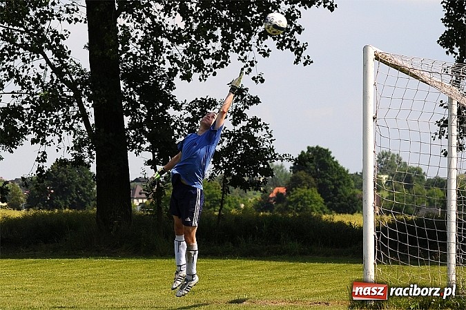 Zdjęcie w galerii na portalu naszraciborz.pl: B klasa: Trzy punkty zostały w Bieńkowicach wiadomości z regionu