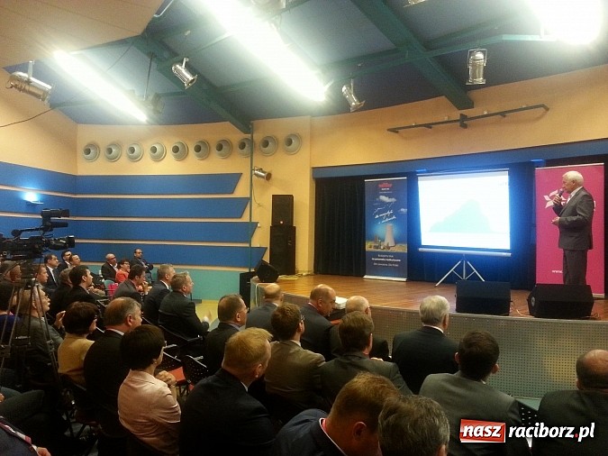 Zdjęcie w galerii na portalu naszraciborz.pl: Tauron rozmawia z biznesem i samorządowcami o bloku w Jaworznie wiadomości z regionu