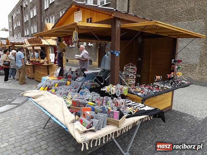 Zdjęcie w galerii na portalu naszraciborz.pl: Ruszył Jarmark św. Marcelego. Oferta pięćdziesięciu wystawców wiadomości z regionu