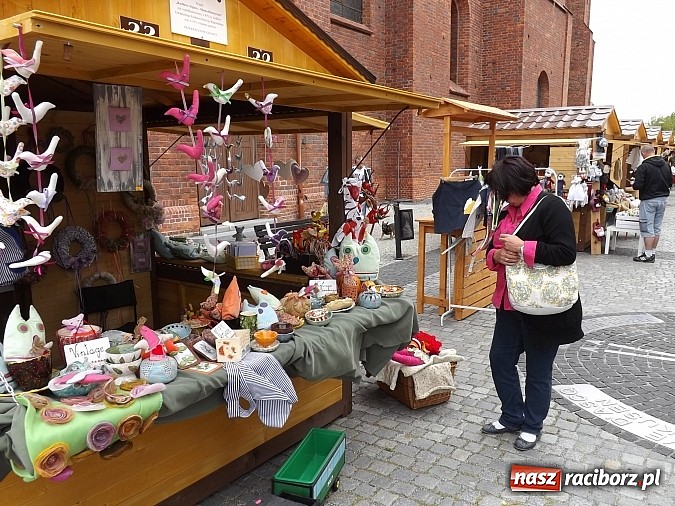 Zdjęcie w galerii na portalu naszraciborz.pl: Ruszył Jarmark św. Marcelego. Oferta pięćdziesięciu wystawców wiadomości z regionu