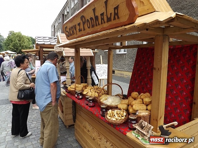 Zdjęcie w galerii na portalu naszraciborz.pl: Ruszył Jarmark św. Marcelego. Oferta pięćdziesięciu wystawców wiadomości z regionu