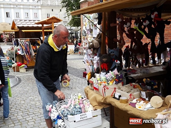 Zdjęcie w galerii na portalu naszraciborz.pl: Ruszył Jarmark św. Marcelego. Oferta pięćdziesięciu wystawców wiadomości z regionu