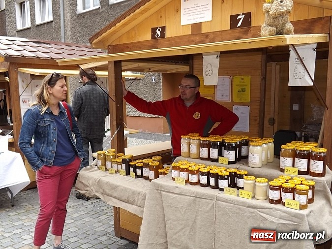 Zdjęcie w galerii na portalu naszraciborz.pl: Ruszył Jarmark św. Marcelego. Oferta pięćdziesięciu wystawców wiadomości z regionu