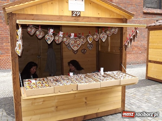 Zdjęcie w galerii na portalu naszraciborz.pl: Ruszył Jarmark św. Marcelego. Oferta pięćdziesięciu wystawców wiadomości z regionu