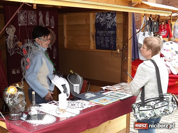 Zdjęcie w galerii na portalu naszraciborz.pl: Ruszył Jarmark św. Marcelego. Oferta pięćdziesięciu wystawców wiadomości z regionu