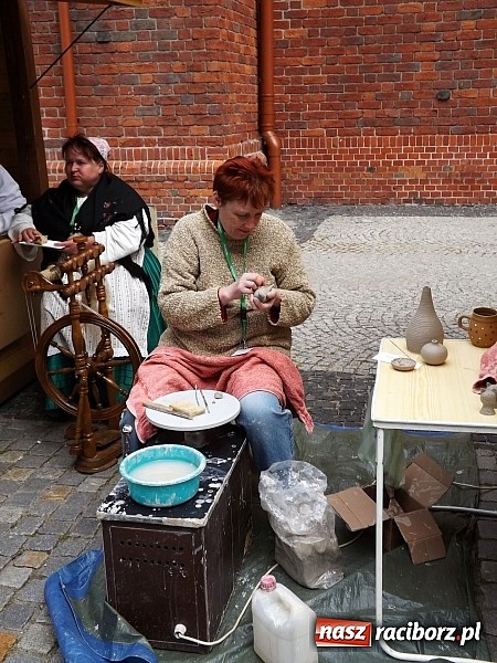 Zdjęcie w galerii na portalu naszraciborz.pl: Ruszył Jarmark św. Marcelego. Oferta pięćdziesięciu wystawców wiadomości z regionu