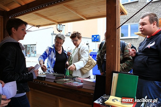 Zdjęcie w galerii na portalu naszraciborz.pl: Ruszył Jarmark św. Marcelego. Oferta pięćdziesięciu wystawców wiadomości z regionu