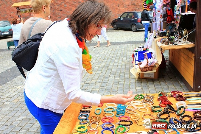 Zdjęcie w galerii na portalu naszraciborz.pl: Ruszył Jarmark św. Marcelego. Oferta pięćdziesięciu wystawców wiadomości z regionu