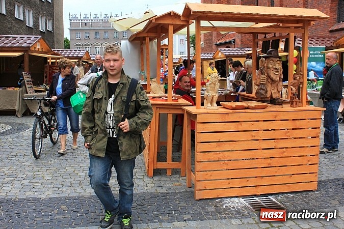 Zdjęcie w galerii na portalu naszraciborz.pl: Ruszył Jarmark św. Marcelego. Oferta pięćdziesięciu wystawców wiadomości z regionu