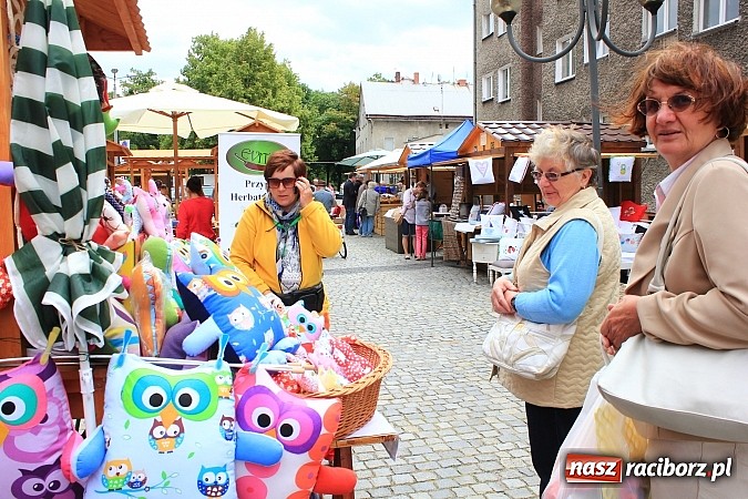 Zdjęcie w galerii na portalu naszraciborz.pl: Ruszył Jarmark św. Marcelego. Oferta pięćdziesięciu wystawców wiadomości z regionu