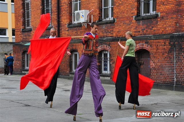 Zdjęcie w galerii na portalu naszraciborz.pl: Mistrzowie ognia do wynajęcia wiadomości z regionu