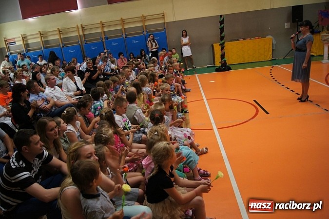 Zdjęcie w galerii na portalu naszraciborz.pl: Rodzice w niespodziankowym przedstawieniu dla dzieci w G&oacute;rkach Śląskich wiadomości z regionu