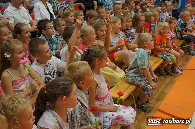 Zdjęcie w galerii na portalu naszraciborz.pl: Rodzice w niespodziankowym przedstawieniu dla dzieci w G&oacute;rkach Śląskich wiadomości z regionu