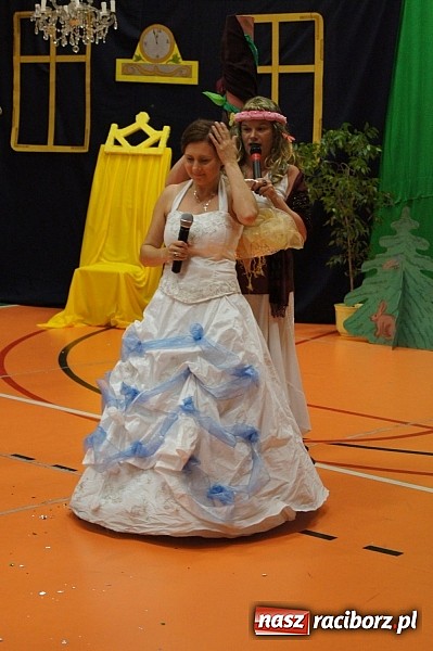 Zdjęcie w galerii na portalu naszraciborz.pl: Rodzice w niespodziankowym przedstawieniu dla dzieci w G&oacute;rkach Śląskich wiadomości z regionu