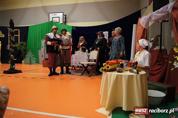 Zdjęcie w galerii na portalu naszraciborz.pl: Rodzice w niespodziankowym przedstawieniu dla dzieci w G&oacute;rkach Śląskich wiadomości z regionu