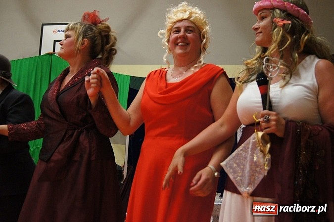 Zdjęcie w galerii na portalu naszraciborz.pl: Rodzice w niespodziankowym przedstawieniu dla dzieci w G&oacute;rkach Śląskich wiadomości z regionu