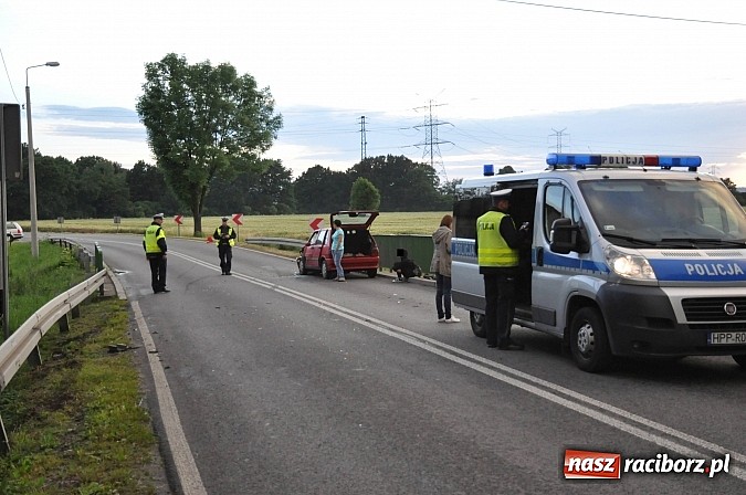 Zdjęcie w galerii na portalu naszraciborz.pl: Na trasie do Markowic zderzyły się mercedes i uno wiadomości z regionu
