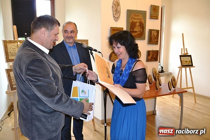Zdjęcie w galerii na portalu naszraciborz.pl: Wernisaż podsumował plener artystyczny na zamku  wiadomości z regionu