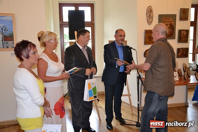 Zdjęcie w galerii na portalu naszraciborz.pl: Wernisaż podsumował plener artystyczny na zamku  wiadomości z regionu