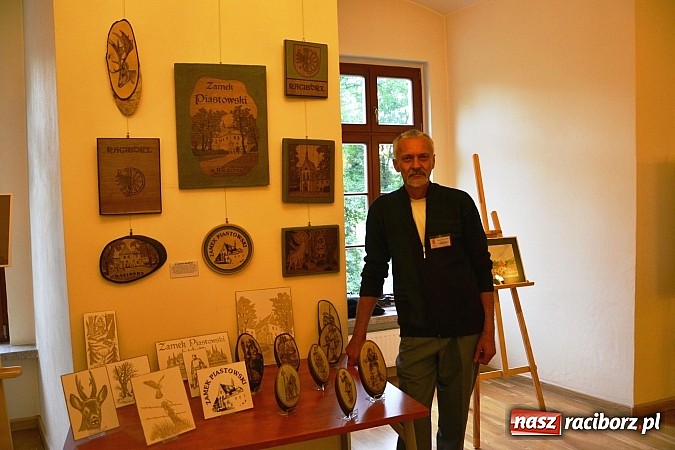Zdjęcie w galerii na portalu naszraciborz.pl: Wernisaż podsumował plener artystyczny na zamku  wiadomości z regionu