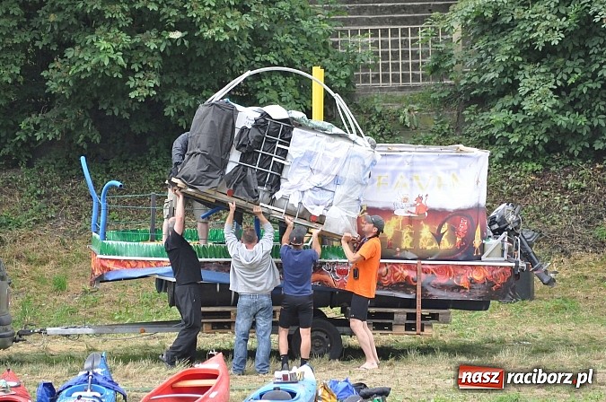 Zdjęcie w galerii na portalu naszraciborz.pl: Rekordowe bajkowe jubileuszowe Pływadło wiadomości z regionu