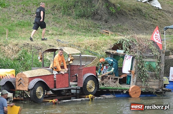 Zdjęcie w galerii na portalu naszraciborz.pl: Rekordowe bajkowe jubileuszowe Pływadło wiadomości z regionu