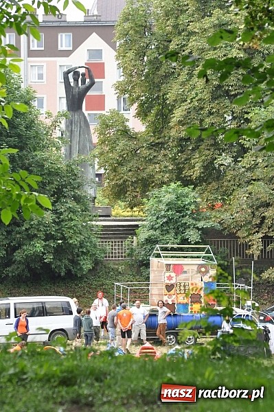 Zdjęcie w galerii na portalu naszraciborz.pl: Rekordowe bajkowe jubileuszowe Pływadło wiadomości z regionu