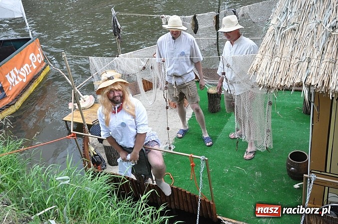 Zdjęcie w galerii na portalu naszraciborz.pl: Rekordowe bajkowe jubileuszowe Pływadło wiadomości z regionu