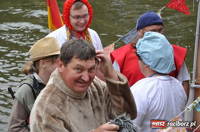Zdjęcie w galerii na portalu naszraciborz.pl: Rekordowe bajkowe jubileuszowe Pływadło wiadomości z regionu