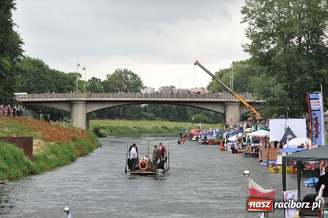 Zdjęcie w galerii na portalu naszraciborz.pl: Rekordowe bajkowe jubileuszowe Pływadło wiadomości z regionu