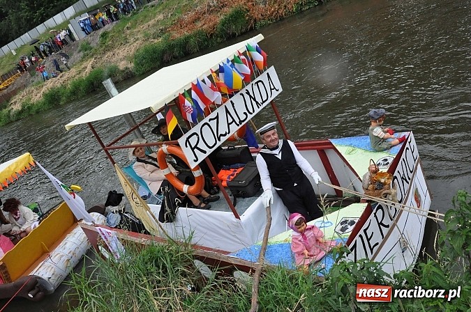 Zdjęcie w galerii na portalu naszraciborz.pl: Rekordowe bajkowe jubileuszowe Pływadło wiadomości z regionu