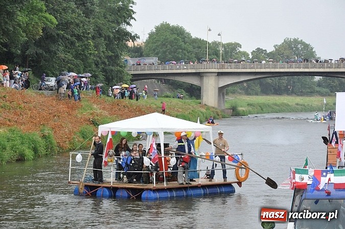 Zdjęcie w galerii na portalu naszraciborz.pl: Rekordowe bajkowe jubileuszowe Pływadło wiadomości z regionu