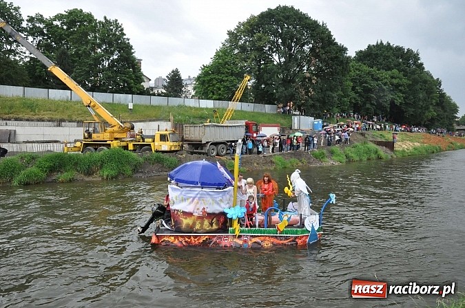 Zdjęcie w galerii na portalu naszraciborz.pl: Rekordowe bajkowe jubileuszowe Pływadło wiadomości z regionu