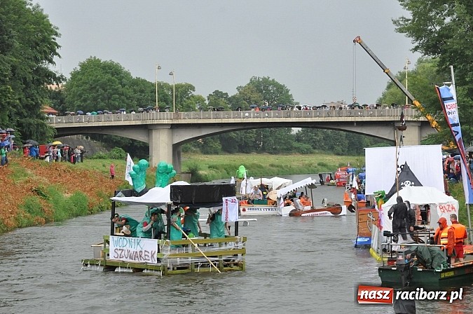 Zdjęcie w galerii na portalu naszraciborz.pl: Rekordowe bajkowe jubileuszowe Pływadło wiadomości z regionu