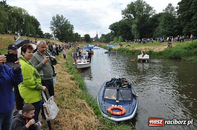 Zdjęcie w galerii na portalu naszraciborz.pl: Rekordowe bajkowe jubileuszowe Pływadło wiadomości z regionu