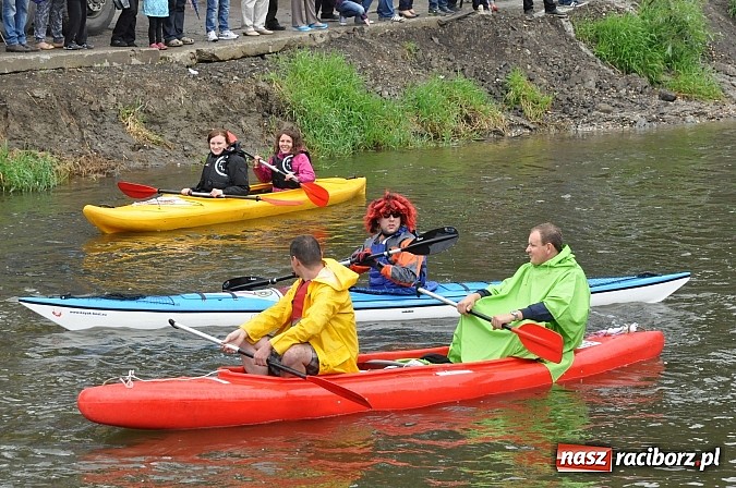 Zdjęcie w galerii na portalu naszraciborz.pl: Rekordowe bajkowe jubileuszowe Pływadło wiadomości z regionu