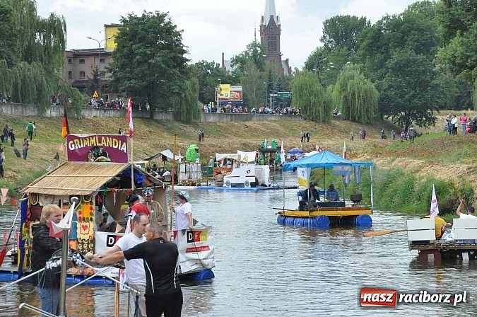 Zdjęcie w galerii na portalu naszraciborz.pl: Rekordowe bajkowe jubileuszowe Pływadło wiadomości z regionu