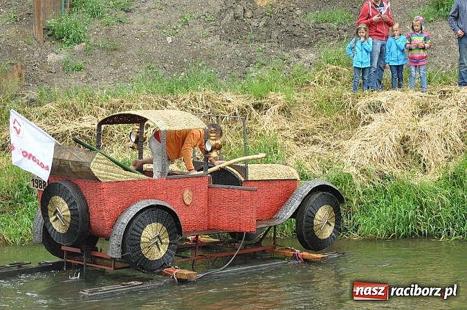 Zdjęcie w galerii na portalu naszraciborz.pl: Rekordowe bajkowe jubileuszowe Pływadło wiadomości z regionu