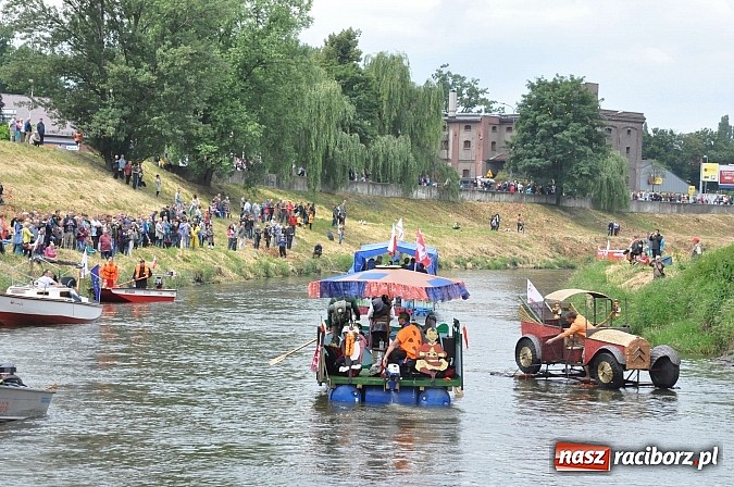 Zdjęcie w galerii na portalu naszraciborz.pl: Rekordowe bajkowe jubileuszowe Pływadło wiadomości z regionu
