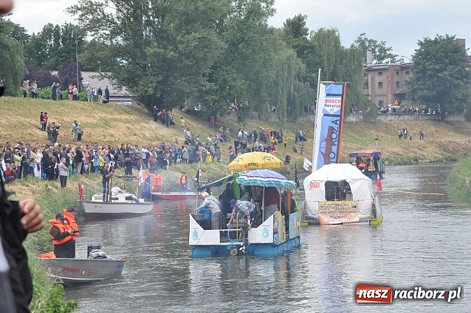Zdjęcie w galerii na portalu naszraciborz.pl: Rekordowe bajkowe jubileuszowe Pływadło wiadomości z regionu