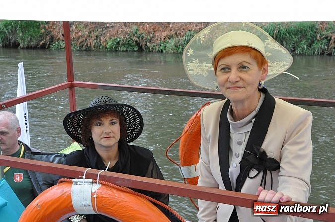 Zdjęcie w galerii na portalu naszraciborz.pl: Odrą spływamy, bajki opowiadamy wiadomości z regionu