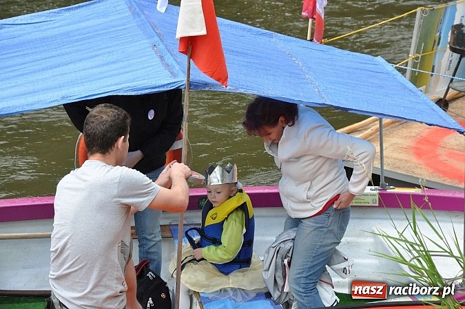 Zdjęcie w galerii na portalu naszraciborz.pl: Odrą spływamy, bajki opowiadamy wiadomości z regionu