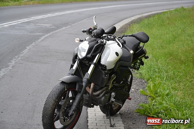 Zdjęcie w galerii na portalu naszraciborz.pl: Kierująca motocyklem wypadła z drogi przed Jankowicami wiadomości z regionu