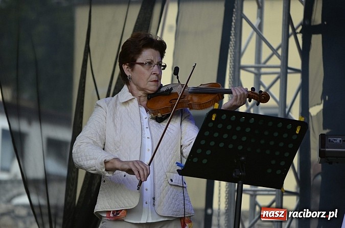 Zdjęcie w galerii na portalu naszraciborz.pl: Zespoły Raciborskiego Centrum Kultury na Dniach Raciborza. Perspektywa, Pozytywa i 60+ wiadomości z regionu