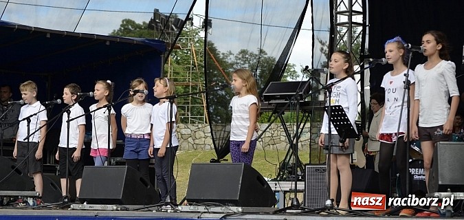 Zdjęcie w galerii na portalu naszraciborz.pl: Zespoły Raciborskiego Centrum Kultury na Dniach Raciborza. Perspektywa, Pozytywa i 60+ wiadomości z regionu