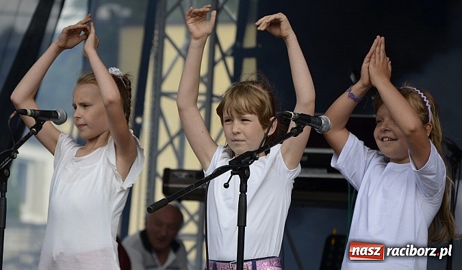 Zdjęcie w galerii na portalu naszraciborz.pl: Zespoły Raciborskiego Centrum Kultury na Dniach Raciborza. Perspektywa, Pozytywa i 60+ wiadomości z regionu