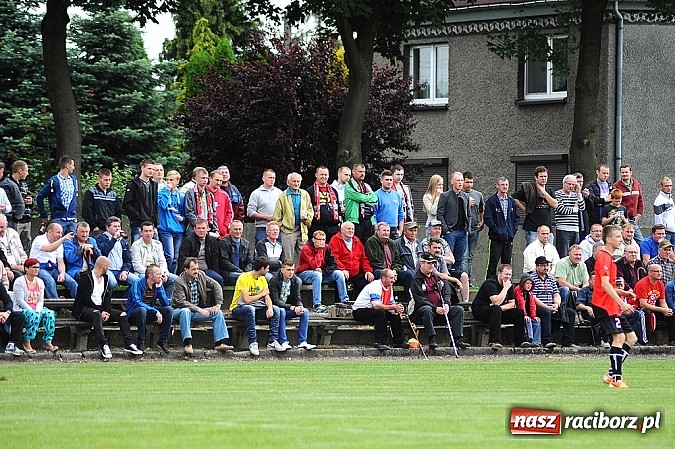 Zdjęcie w galerii na portalu naszraciborz.pl: Hat-trick Ekierta nie wystarczył. Tworków w klasie okręgowej wiadomości z regionu