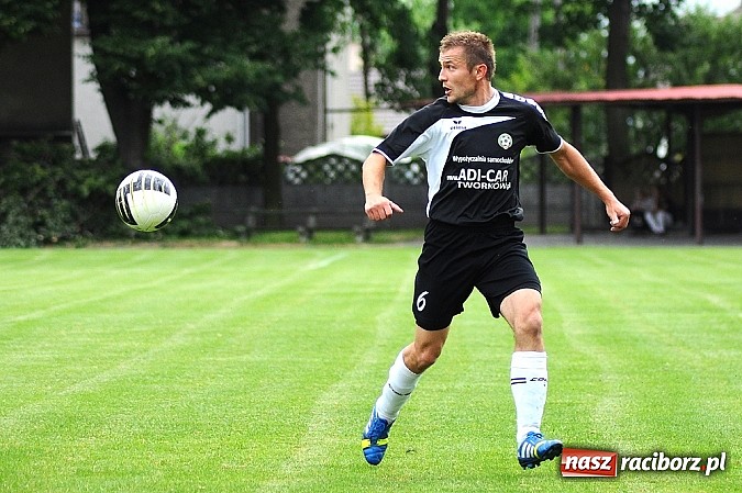 Zdjęcie w galerii na portalu naszraciborz.pl: Hat-trick Ekierta nie wystarczył. Tworków w klasie okręgowej wiadomości z regionu